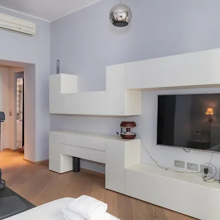 Ihost Luxury Center - Bellini 4 Milano